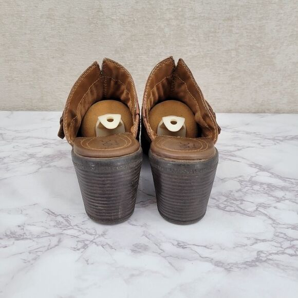 BOC Born Concepts Brown Leather Split Toe Buckel Heel Mule Women's Size 11 - Picture 5 of 14